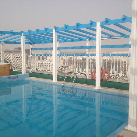 Dream Palace Hotel Dubai Exteriör bild