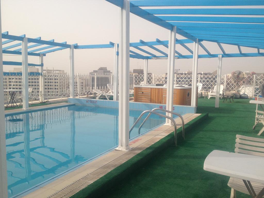 Dream Palace Hotel Dubai Exteriör bild